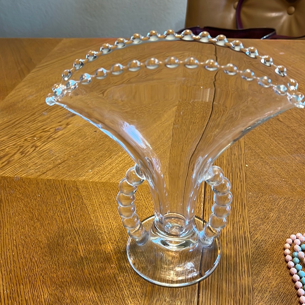🎉 Host Pick 🎉 Antique Glass Vase
